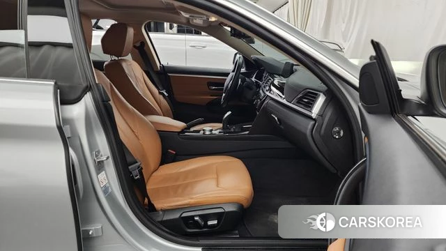 BMW 4 Series (F32) 2018 Серебристо-серый из Кореи, фото 2