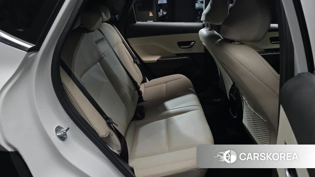 Hyundai Kona (SX2) 2023 Белый из Кореи, фото 2