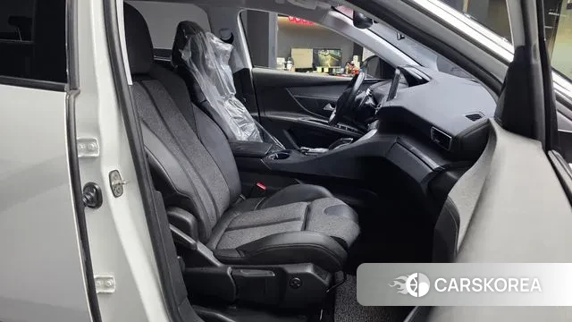 Peugeot 5008 second generation 2018 Белый из Кореи, фото 2