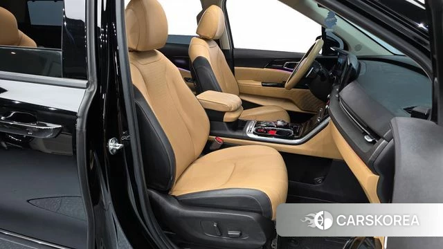 Kia Carnival 4th generation 2023 Черный из Кореи, фото 2