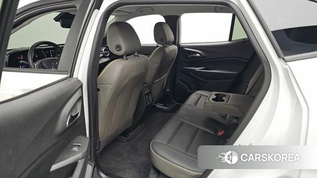 Chevrolet (GM Daewoo) Trax Crossover 2023 Белый из Кореи, фото 2