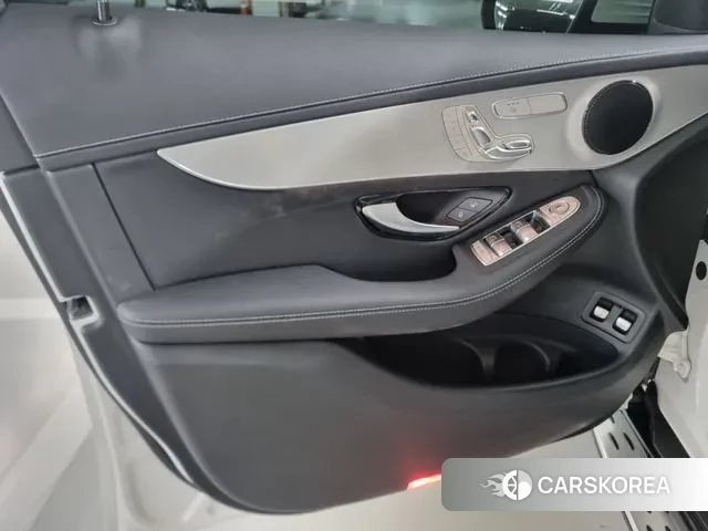 Mercedes-Benz GLC-Class X253 2021 Белый из Кореи, фото 2