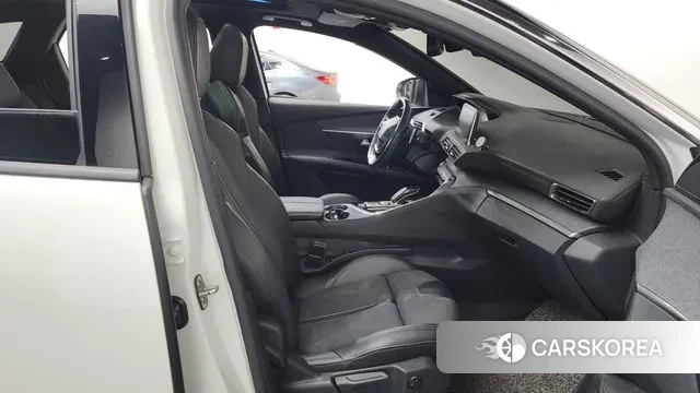 Peugeot 3008 second generation 2019 Белый из Кореи, фото 2