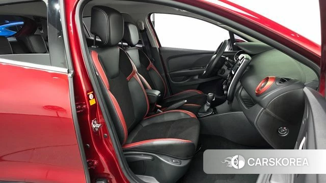 Renault Korea (Samsung) Clio 2018 Красный из Кореи, фото 2