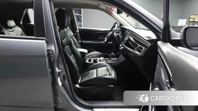 Ssangyong Beautiful Korando 2019 Серебристо-серый из Кореи, фото 2