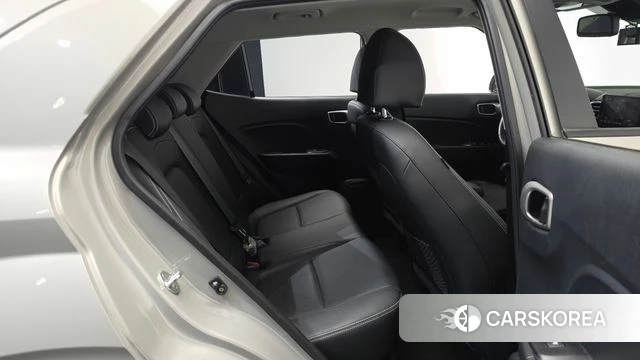 Hyundai Venue 2021 Серебристо-серый из Кореи, фото 2