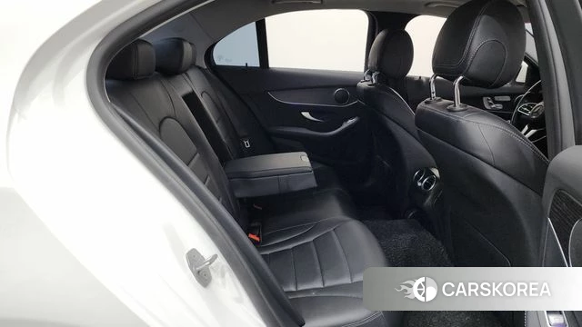Mercedes-Benz C-Class W205 2021 Белый из Кореи, фото 2