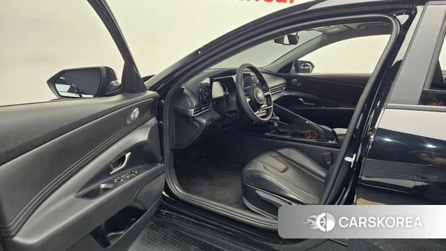 Hyundai The New Avante (CN7) 2024 Черный из Кореи, фото 2