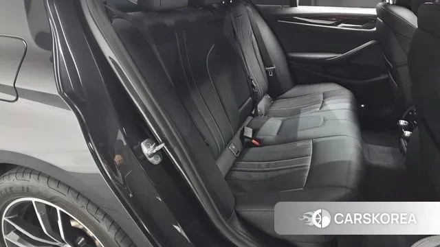 BMW 5 Series (G30) 2021 Серый из Кореи, фото 2