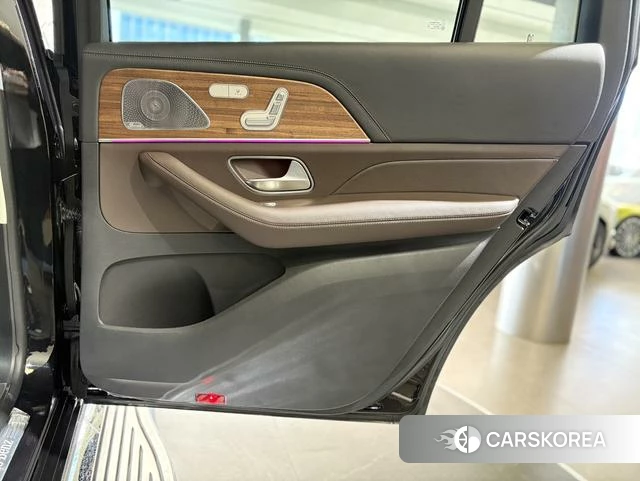 Mercedes-Benz GLS 2023 Черный из Китая, фото 2