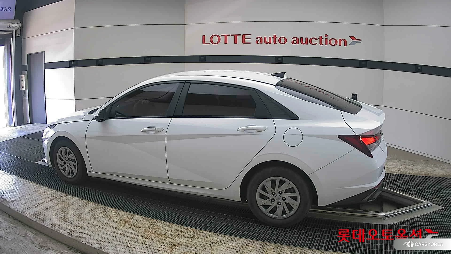 Hyundai Avante 2021 Polar White из Кореи, фото 2