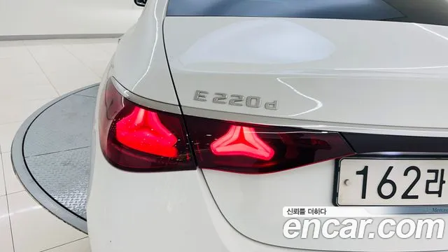 Mercedes-Benz E-Class W214 2024 Белый из Кореи, фото 2