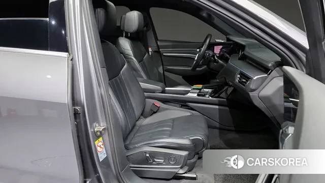 Audi e-Tron 2021 Серый из Кореи, фото 2