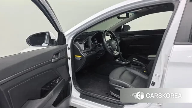 Hyundai Avante AD 2018 Белый из Кореи, фото 2