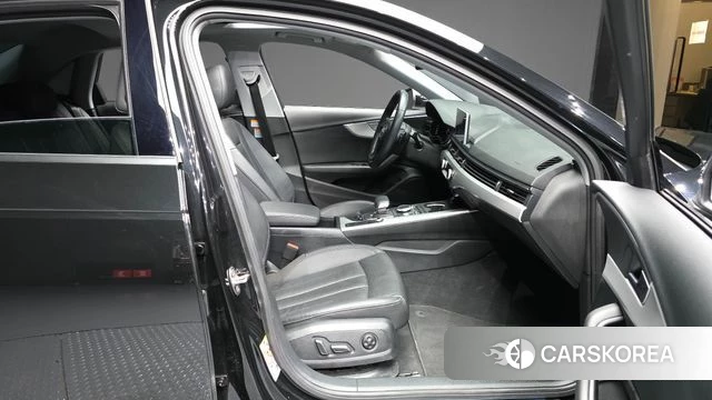 Audi A4 (B9) 2018 Черный из Кореи, фото 2