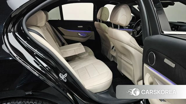 Mercedes-Benz E-Class W213 2022 Черный из Кореи, фото 2