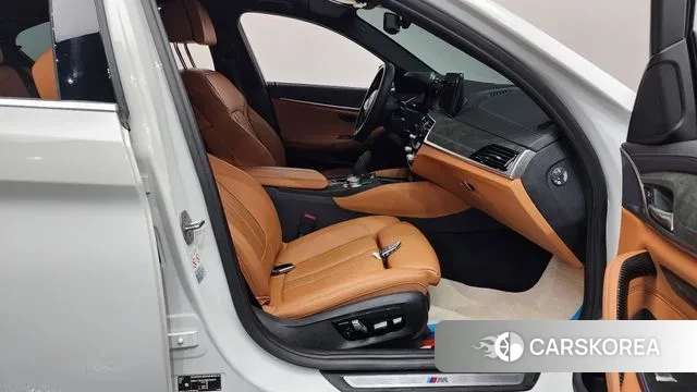 BMW 5 Series (G30) 2022 Белый из Кореи, фото 2