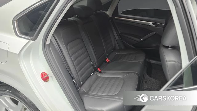 Volkswagen The New Passat 2018 Белый из Кореи, фото 2