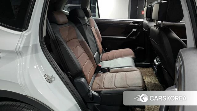 Volkswagen Tiguan Allspace 2022 Белый из Кореи, фото 2