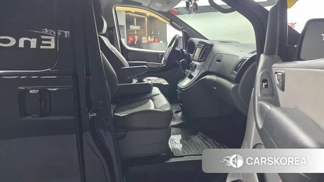 Hyundai The New Grand Starex 2018 Черный из Кореи, фото 2