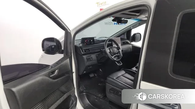 Hyundai Staria 2023 Белый из Кореи, фото 2