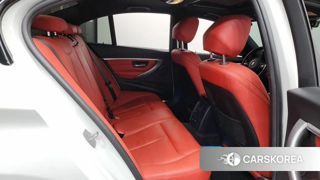 BMW 3 Series (F30) 2018 Белый из Кореи, фото 2