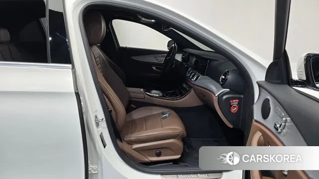 Mercedes-Benz E-Class W213 2021 Белый из Кореи, фото 2