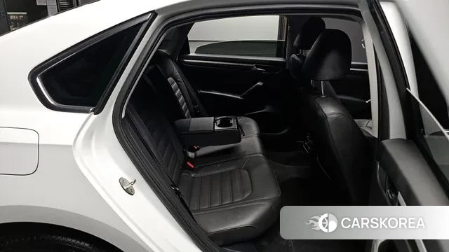 Volkswagen The New Passat 2018 Белый из Кореи, фото 2