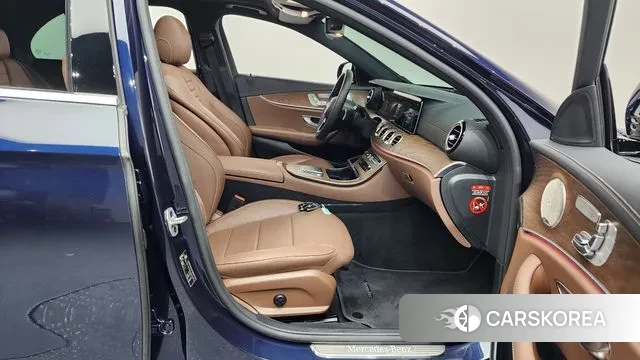 Mercedes-Benz E-Class W213 2021 Синий из Кореи, фото 2