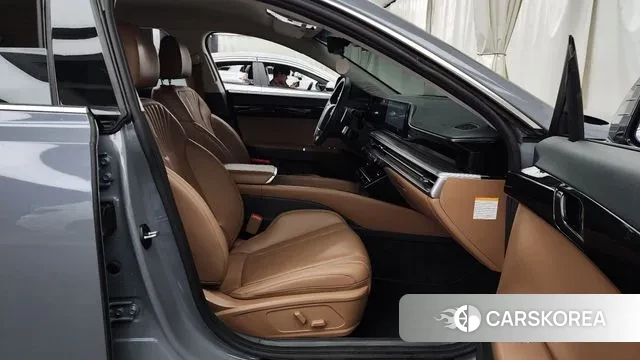 Hyundai Grandeur Hybrid (GN7) 2023 Светло-серебряный цвет из Кореи, фото 2