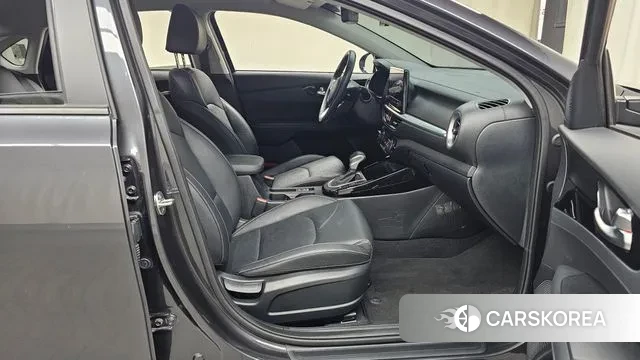 Kia The New K3 2nd generation 2023 Серый из Кореи, фото 2