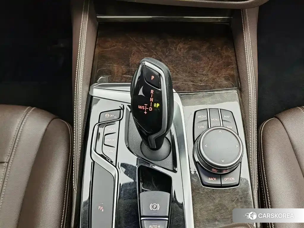 BMW 5 series 2020 Черный из Китая, фото 2