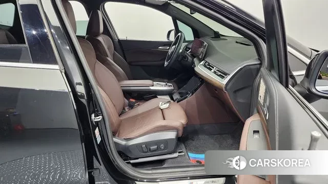 BMW 2 Series Active Tourer (U06) 2023 Черный из Кореи, фото 2