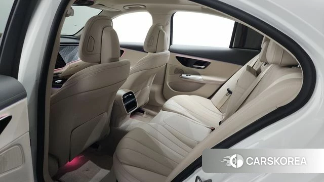 Mercedes-Benz E-Class W214 2024 Белый из Кореи, фото 2