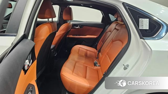 Kia The New K3 2nd generation 2024 Белый из Кореи, фото 2