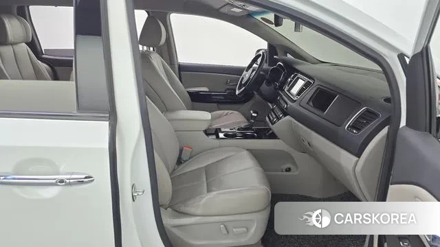Kia The New Carnival 2018 Белый из Кореи, фото 2