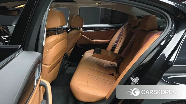 BMW 5 Series (G30) 2020 Черный из Кореи, фото 2