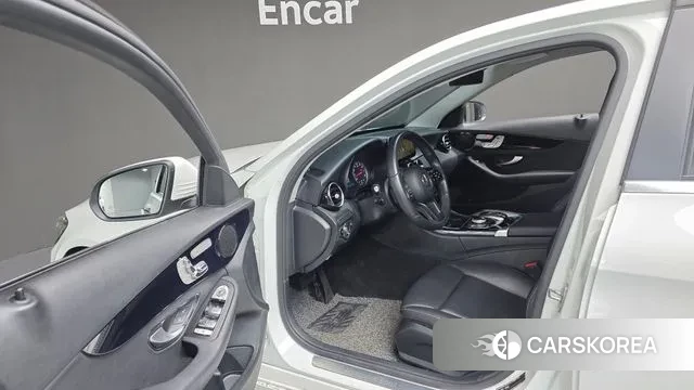 Mercedes-Benz C-Class W205 2019 Белый из Кореи, фото 2