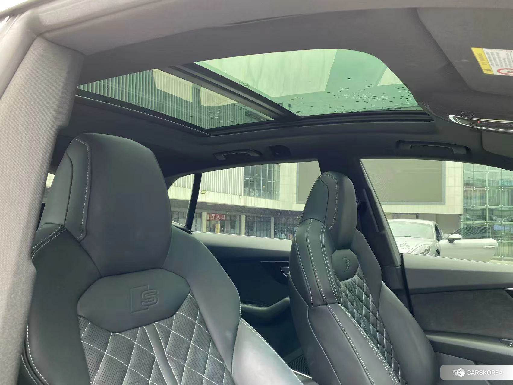 Audi Q8 2021 Черный из Китая, фото 2