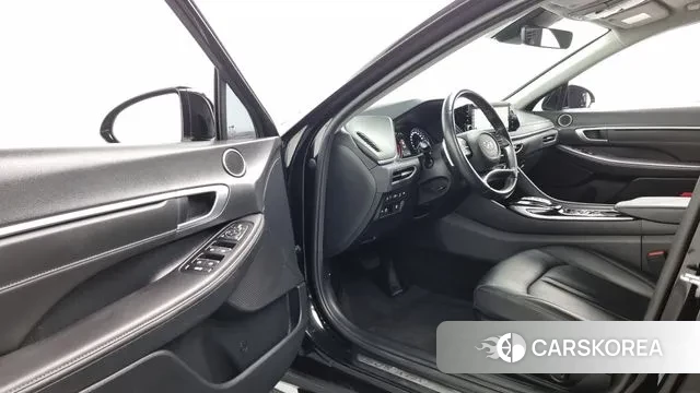 Hyundai Sonata (DN8) 2022 Черный из Кореи, фото 2