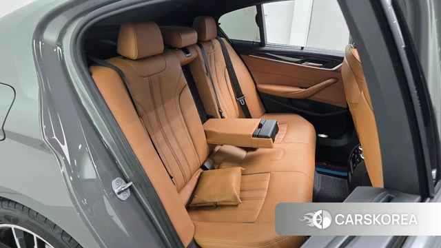 BMW 5 Series (G30) 2022 Серый из Кореи, фото 2