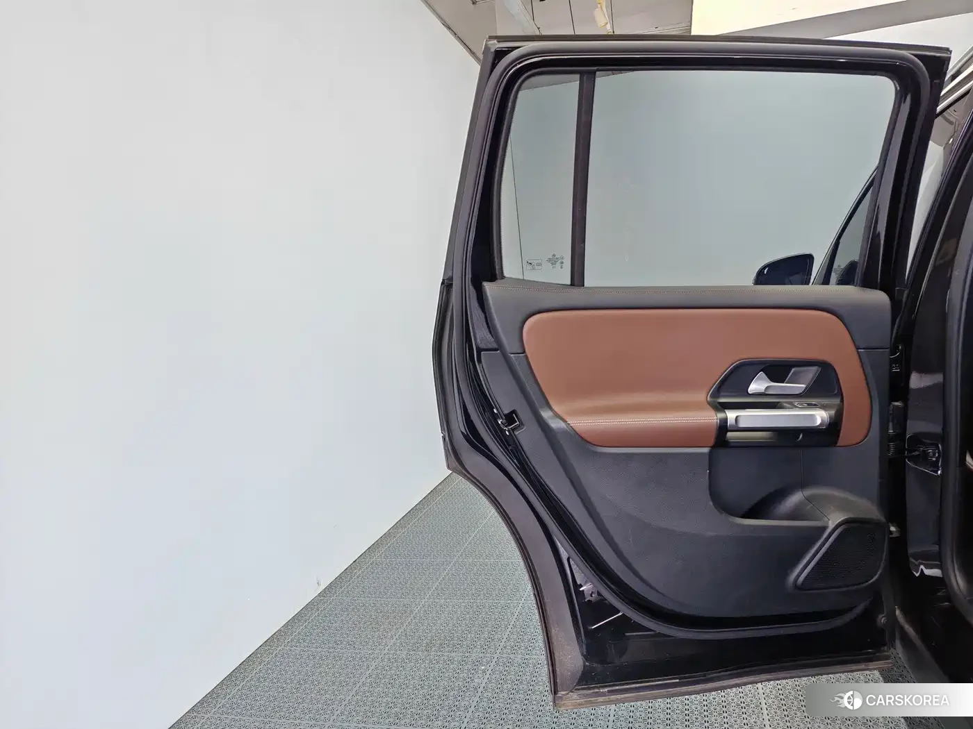 Mercedes-Benz GLB 2024 Черный из Китая, фото 2