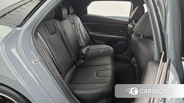 Hyundai Avante (CN7) 2022 Светло-серебряный цвет из Кореи, фото 2