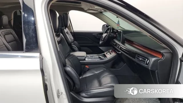 Lincoln Aviator 2nd generation 2020 Белый из Кореи, фото 2