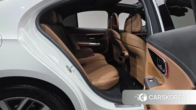 Mercedes-Benz E-Class W214 2024 Белый из Кореи, фото 2