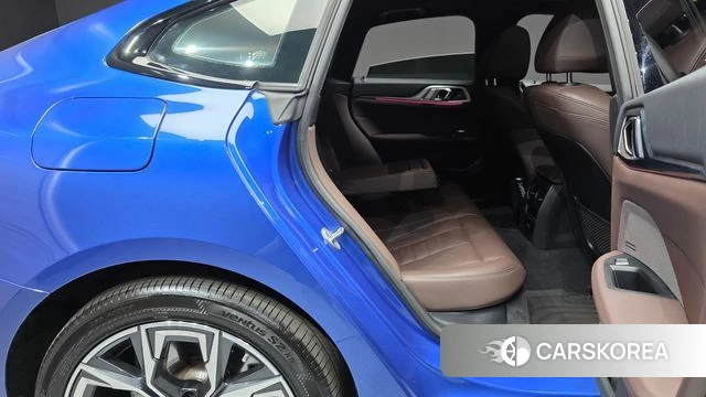 BMW i4 2023 Синий из Кореи, фото 2