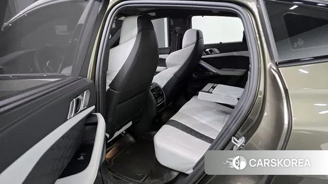 BMW X6M (G06) 2021 Песочный из Кореи, фото 2