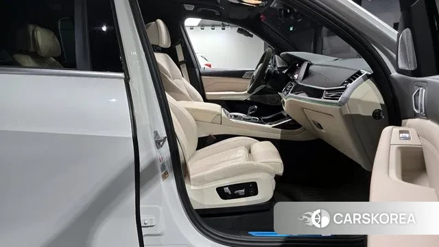 BMW X7 (G07) 2022 Белый из Кореи, фото 2