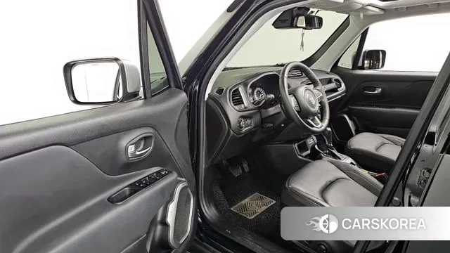 Jeep Renegade 2022 Черный из Кореи, фото 2