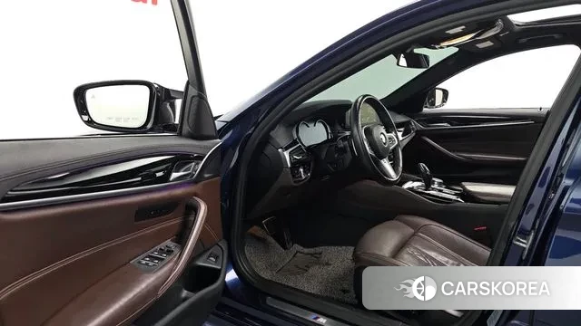 BMW 5 Series (G30) 2018 Синий из Кореи, фото 2